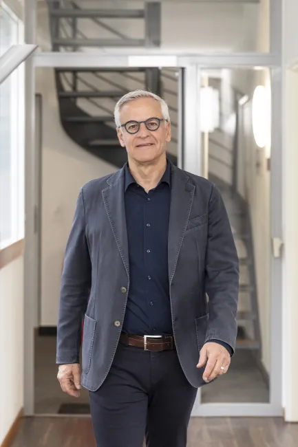 Dr. Michel Geelhaar